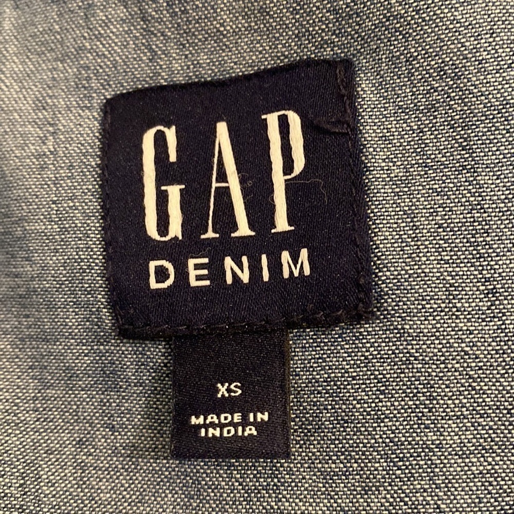 Gap 100% cotton snap button denim shirt . Size Xs. New. No tags - Picture 4 of 8